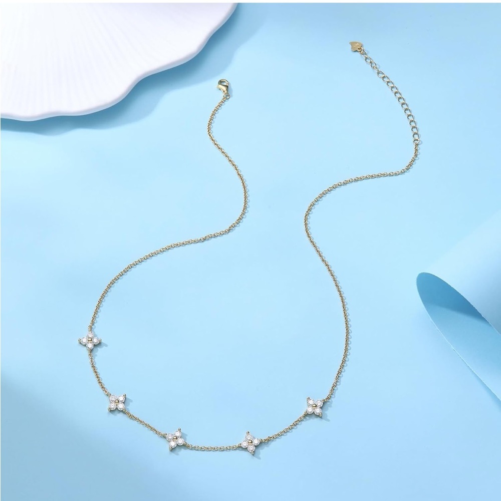 14k Gold Clover Diamonds Necklace - Picture 3 of 8